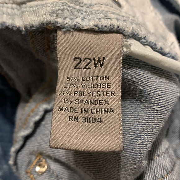 New Directions Weekend flare leg jeans. Rhinestone buttons on pockets. 22W. - Picture 6 of 6